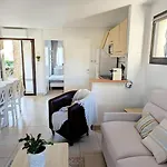 Apartmán T3 Clim Piscine Chauffee Proche De La Parking Dans Village Agde