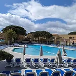 Apartmán T3 Clim Piscine Chauffee Proche De La Parking Dans Village