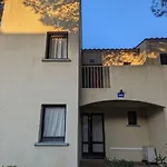 T3 Clim Piscine Chauffee Proche De La Parking Dans Village Apartmán
