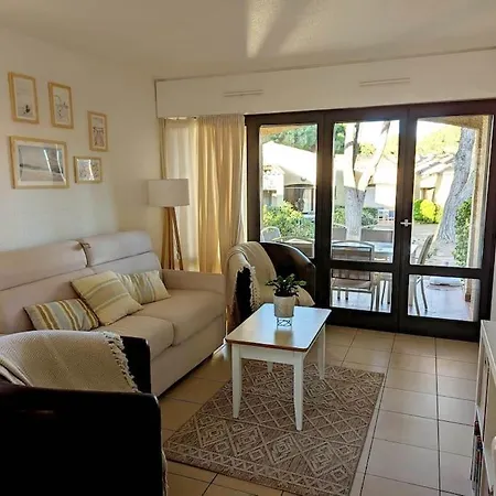 T3 Climatise Dans Avec Piscine, Proximite Et Parking Agde
