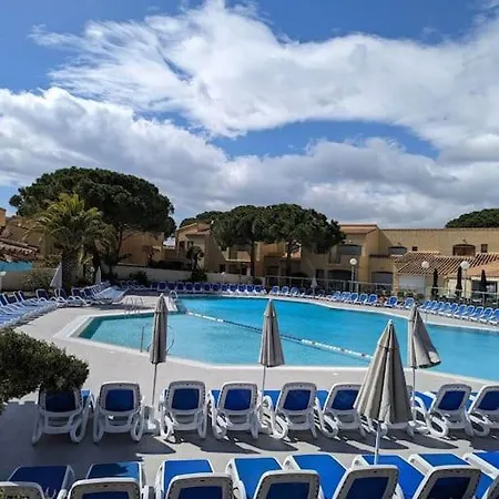 Apartment T3 Climatise Dans Avec Piscine, Proximite Et Parking