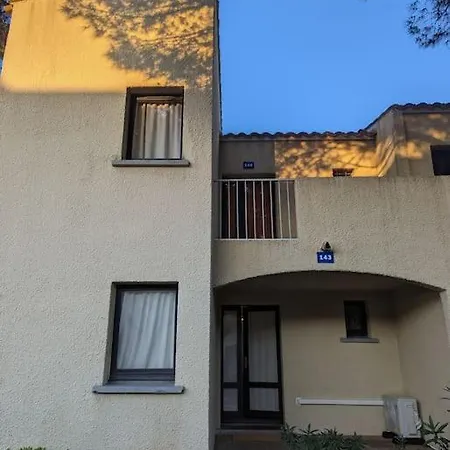 T3 Clim Piscine Chauffée Proche De La Parking Dans Village Appartamento