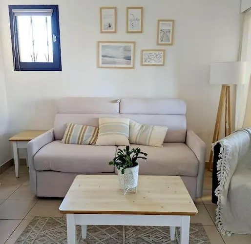 T3 Clim Piscine Chauffee Proche De La Parking Dans Village Agde